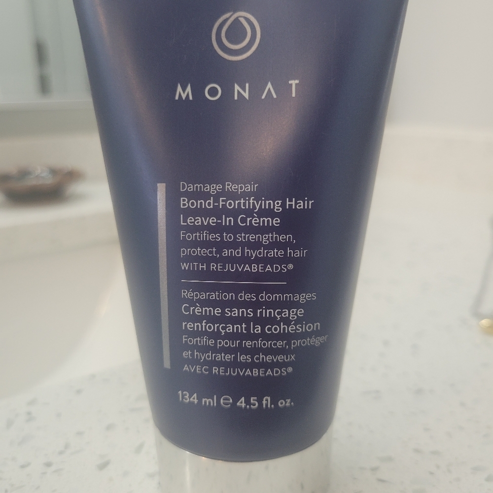 Monat Damage Repair Bond-Fortifying Hair Leave-In Creme